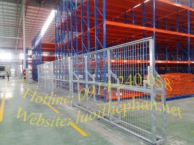 Vách ngăn kho chứa hàng
